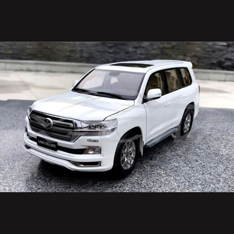 KENGFAI 1:18 Scale Land Cruiser LC200 Alloy Simulation Car Model Classics Adult Souvenir Gift Static Display