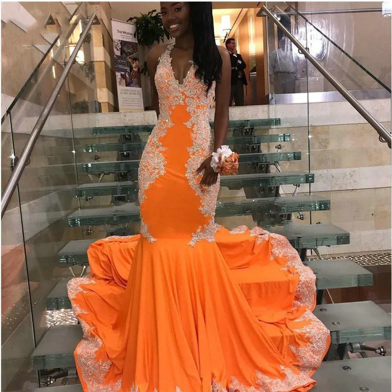 Oranje Halter Lange Mermaid Prom Dresses Kant Applicaties Open Back Black Meisje Formele Avond Party Jurken Custom Made Plus Size