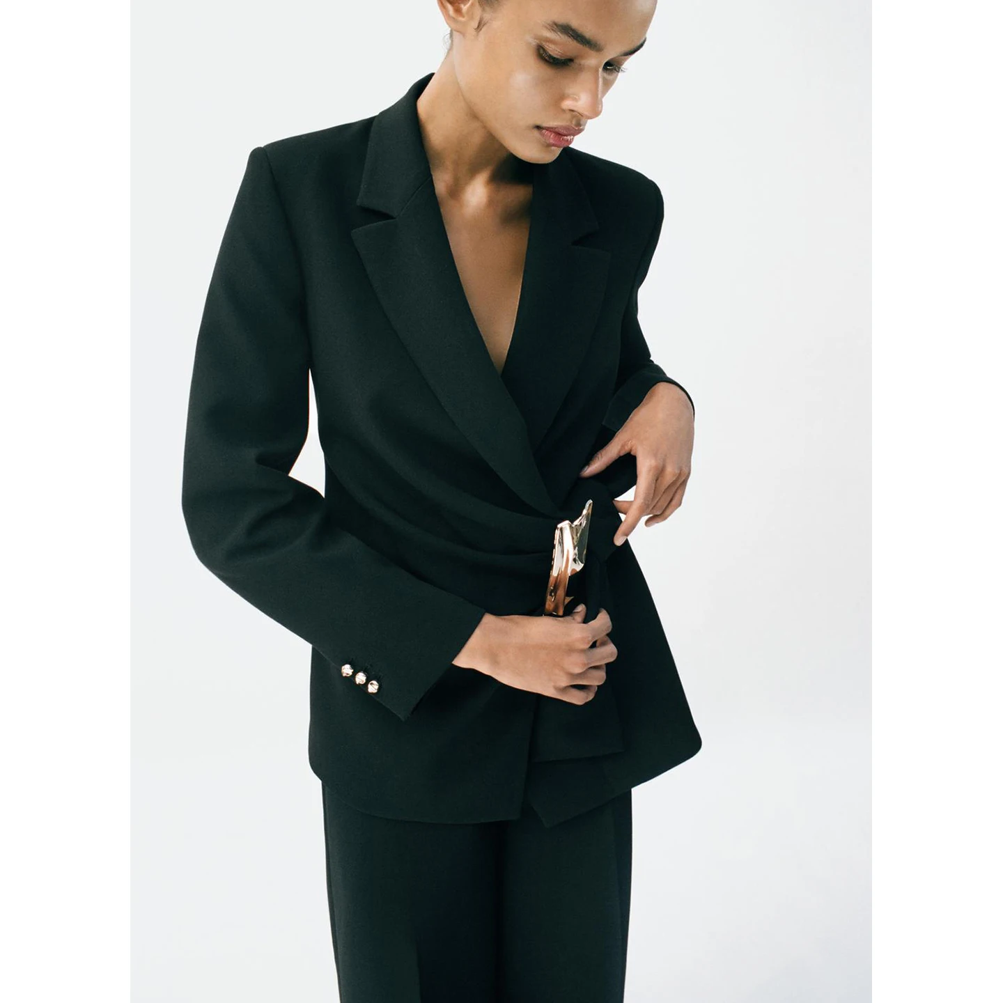 Abito lungo con spalline e risvolto con risvolto Sve Jaet con decorazione di bottoni Pantaloni a gamba dritta a vita alta Set Faion da donna