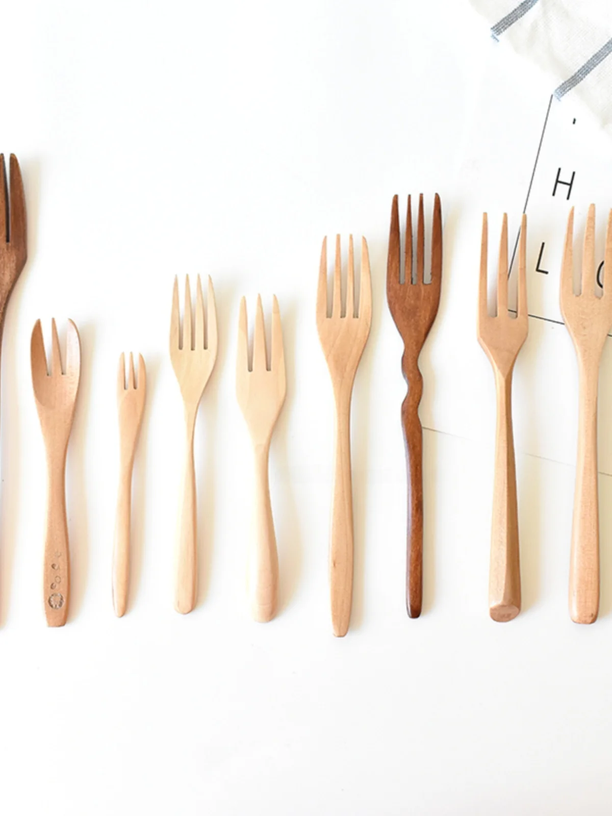 

Ele Wooden Fork for Fruits And Noodles Wood Dert Fork Ramen Fork Chopstis Fork Wooden Tableware Korean Sle