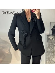 TWOTWINSTYLE Solid Spliced Appliques Slimming Blazers For Women Lapel Long Sleeve Temperament Patchwork Pockets Coat Female New
