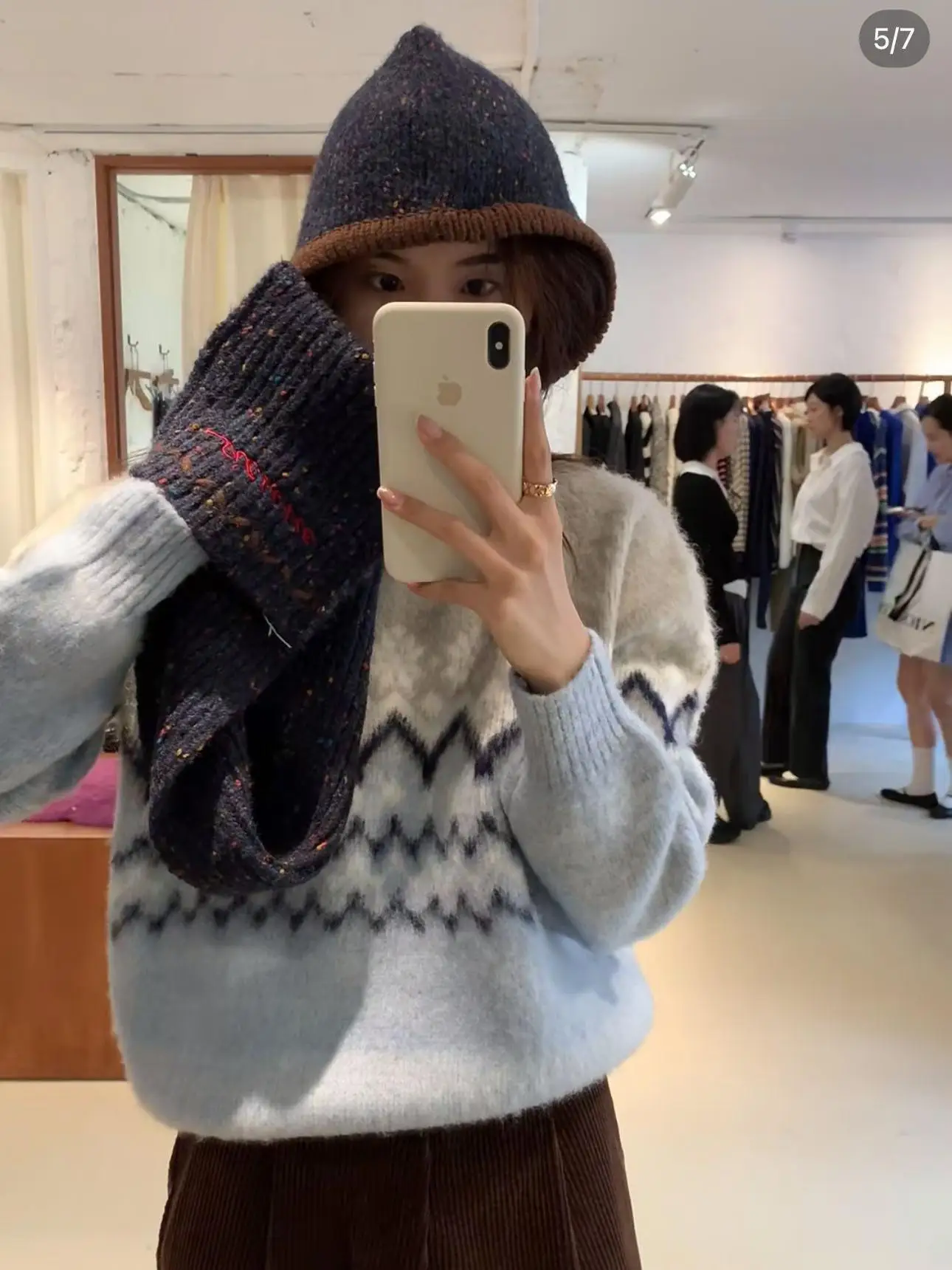 Dongdaemun Sienne Retro Color Blo Fair Isle round Ne Knitted Sweater Women's Autumn New Snowflake Embroidery Knitwear