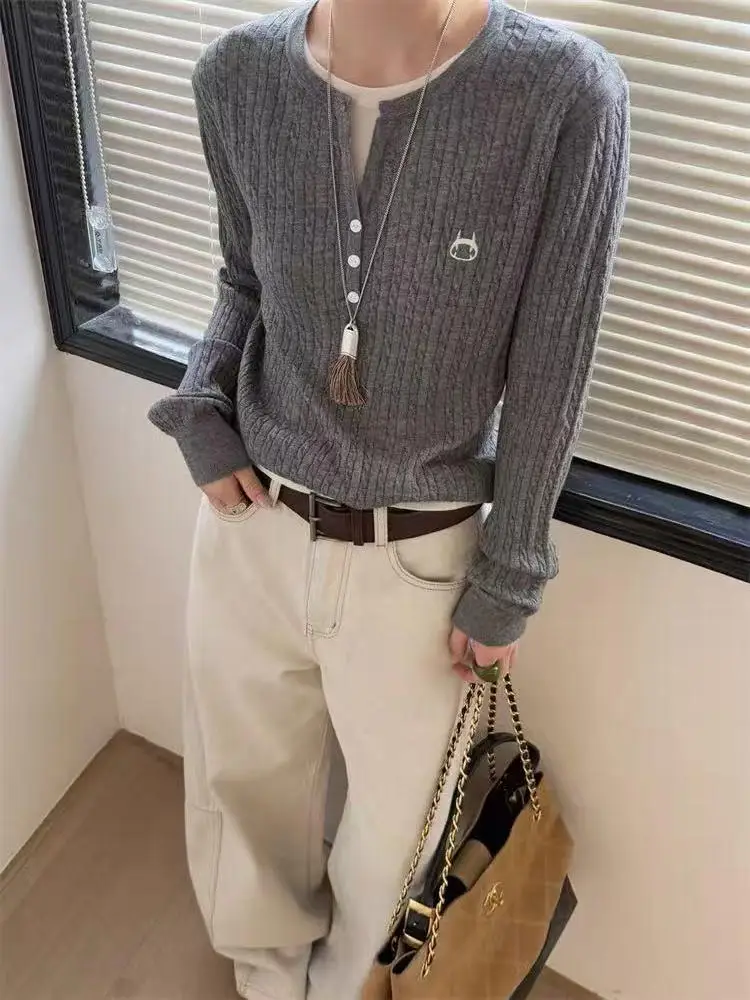 

Autumn Winter Twist Knitted Sweater Women round Ne Button Embroidered Wool Slim Fit Color Blo Casual Loose Sle Long Sve