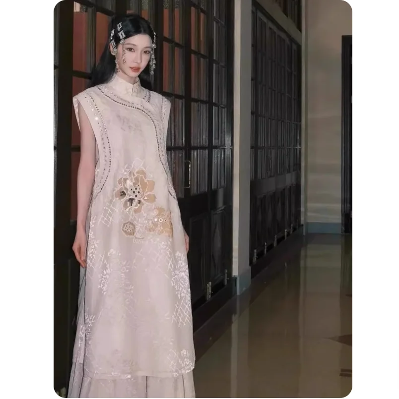 

Retro and improved new stand up collar, nail bead embroidery, plus size women's sleeveless vest, qipao skirt two-piece set