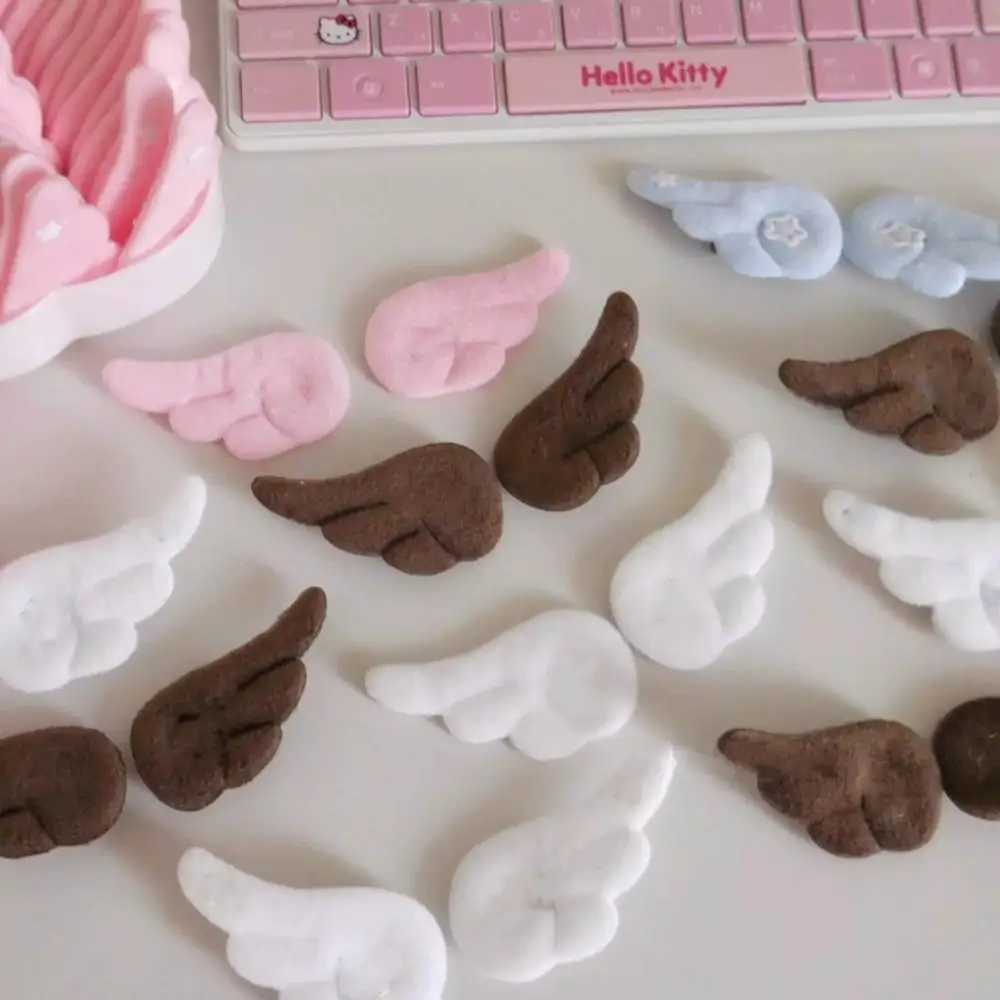 Broche de alas de Ángel de peluche blanco, llavero decorativo de bolsa de ala japonesa Y2K, Pin decorativo hecho a mano para chica, regalos de decoración para mochila, 2 uds.