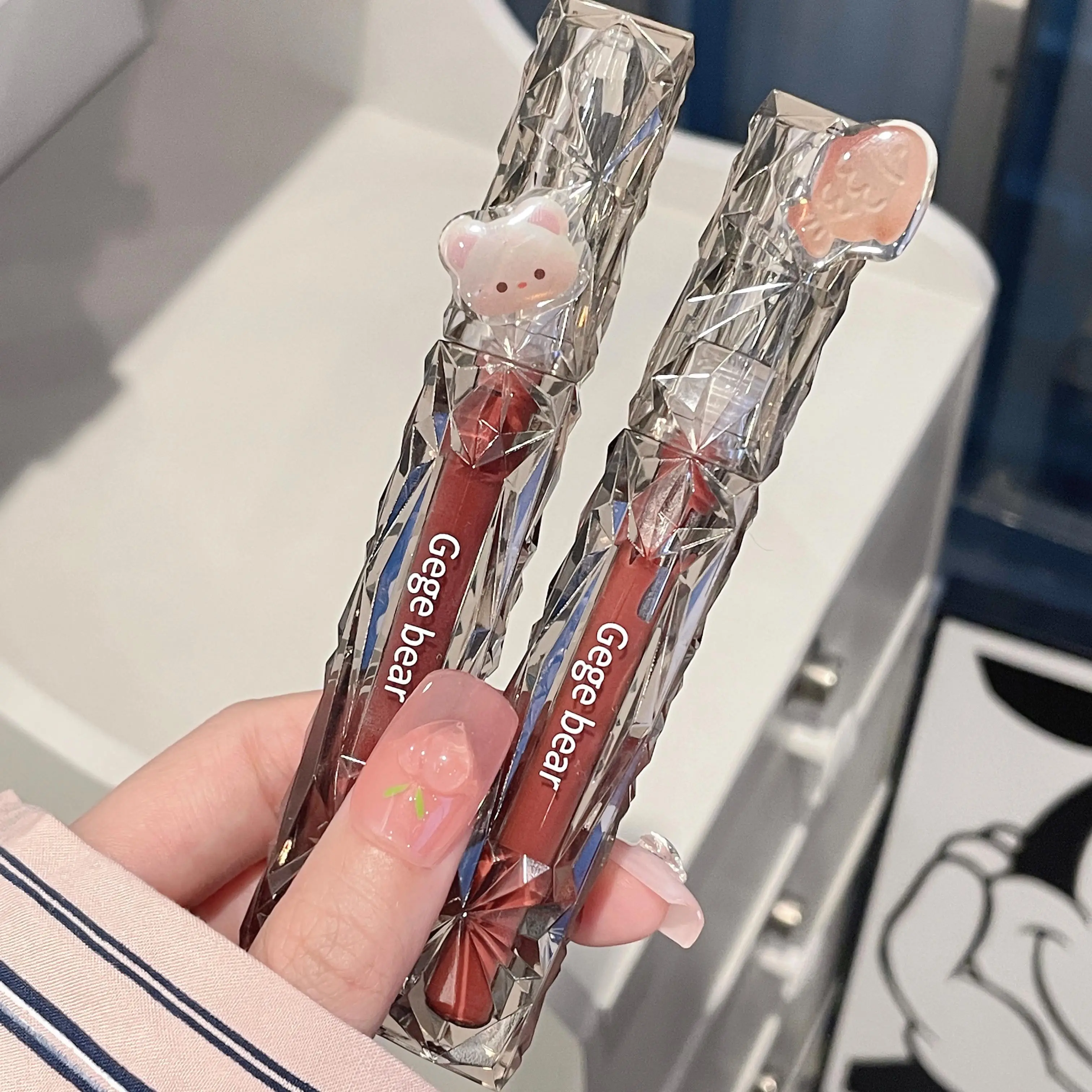 أحمر شفاه Gegebear Crystal شفاف - ملمع شفاه مرآة يدوم طويلاً، سهل التلوين مع تفاصيل مثقاب بيضاء لزعنفة ناعمة #5