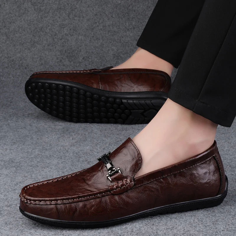 Summer New Men Casual Shoes Leather Mens Shoes Slip-on Dress Shoe High Quality Mens Punching Loafers Comfy Business Formal Shoes