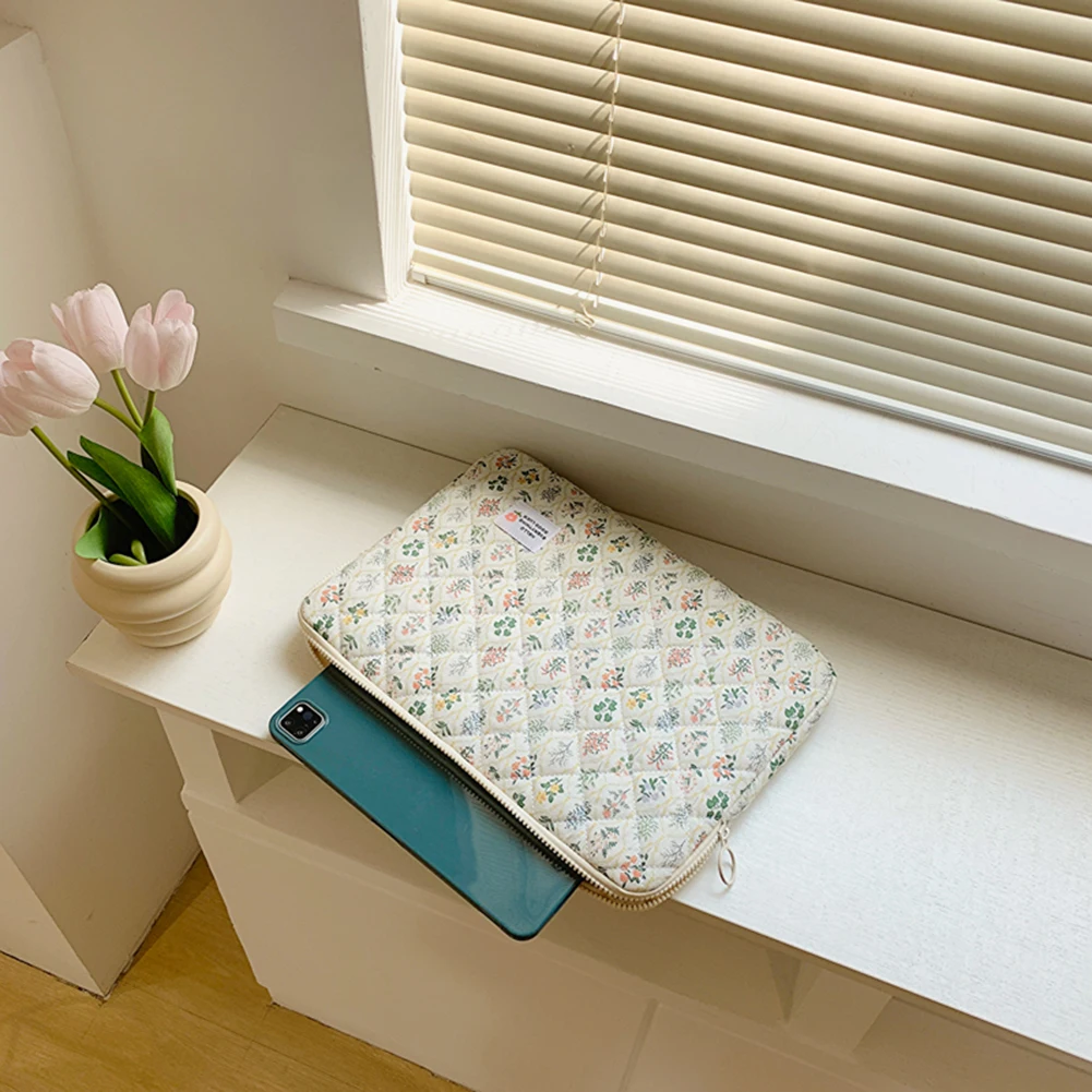 Computer Bag Cute Flower Laptop Sleeve Protective Soft Padded Polyester Vertical Case Zipper Cover Compatible for 14 in Notebook