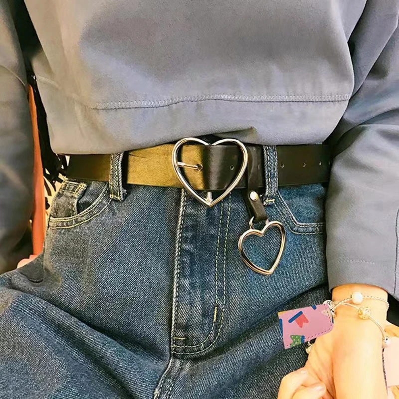 

Fashionable Creative Women's Harajuku Heart-Shaped Buckle Belt With Detachable Heart Pendant And Black Simple