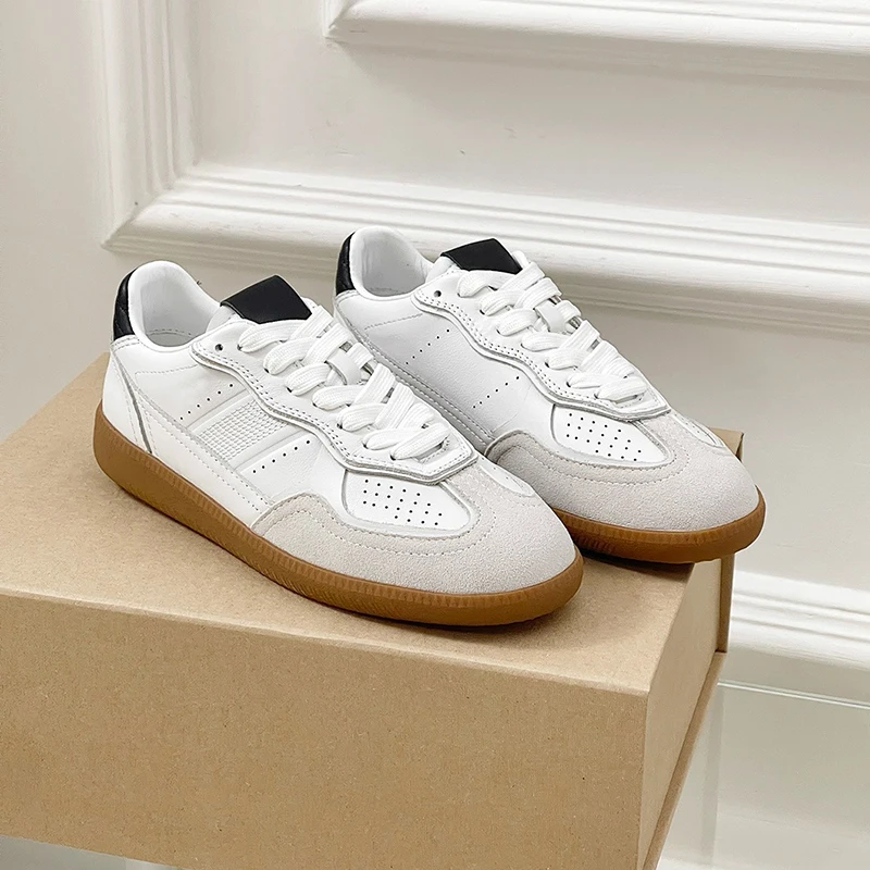 جودة عالية 2025 جديد الأدمة أحذية رياضية كاجوال إمرأة فاخر اللون كلاش الدانتيل متابعة ديربي أحذية ريترو حذاء مسطح الأحذية النسائية