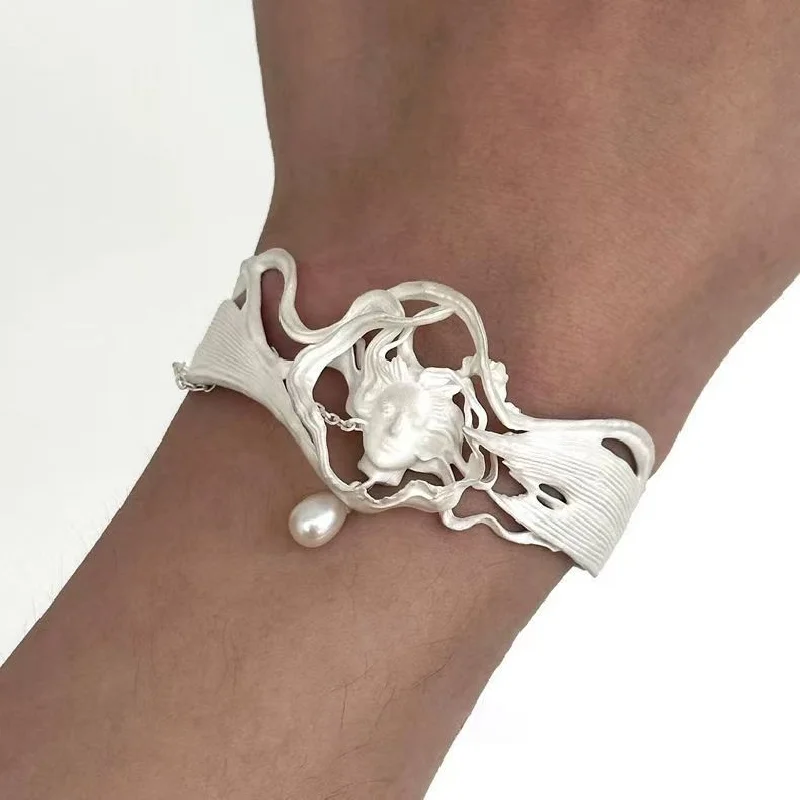 Fashion Unique Abstract Face Carving Hollow Irregular Bangle Creative Exaggerated Open Cuff Bracelet Women Party Jewelry Gift