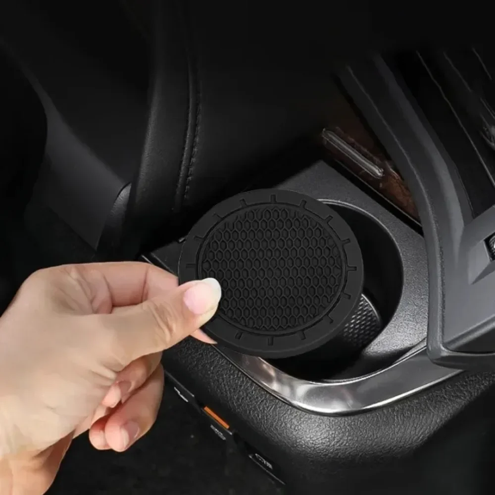 2szt Samochodowy uchwyt na kubek Podstawki Uniwersalny antypoślizgowy okrągły Trwały diamentowy uchwyt na butelkę Podstawka Auto Wewnętrzne uchwyty na kubki — zdjęcie 7