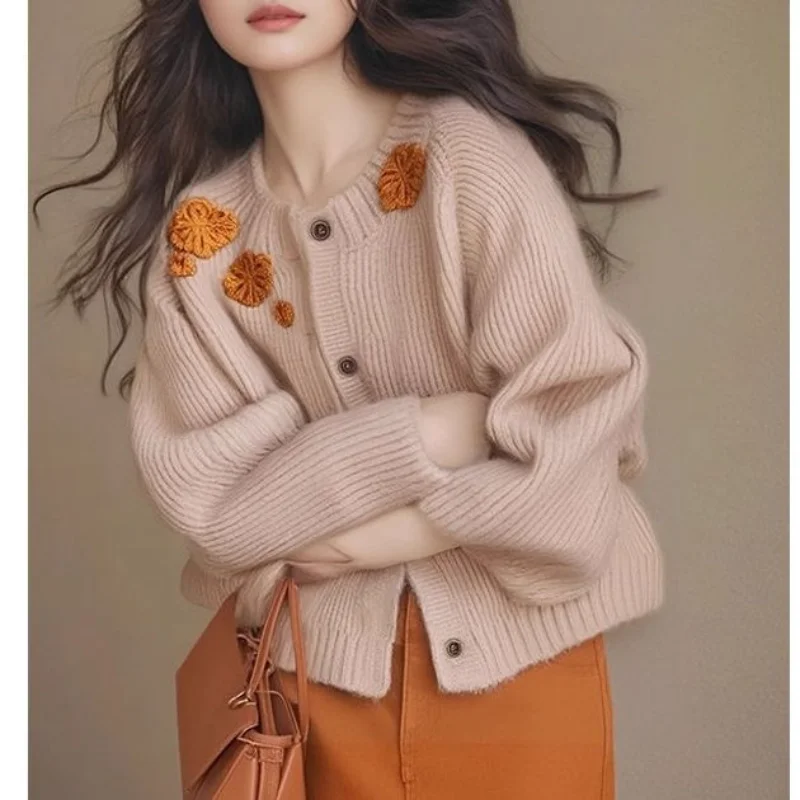 

Lazy Style High-end Feeling Heavy Industry Embroidered Flower Knitted Sweater Jacket for Women 2025 New Winter Top