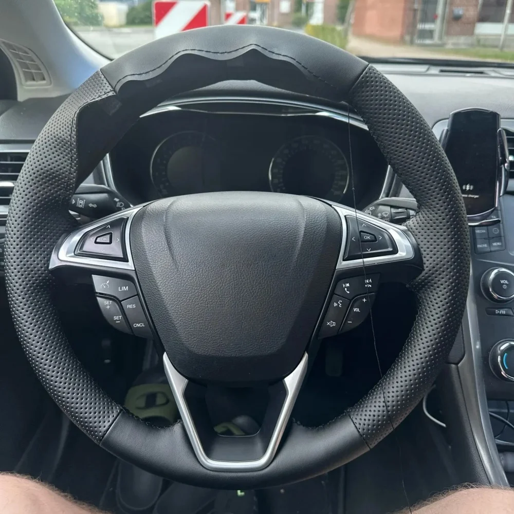 Image of Handgenähte Lenkradabdeckung aus Kunstleder für Ford Mondeo Fusion EDGE 2013-2020 Galaxy 2016-2020 S-Max 2012-2020.