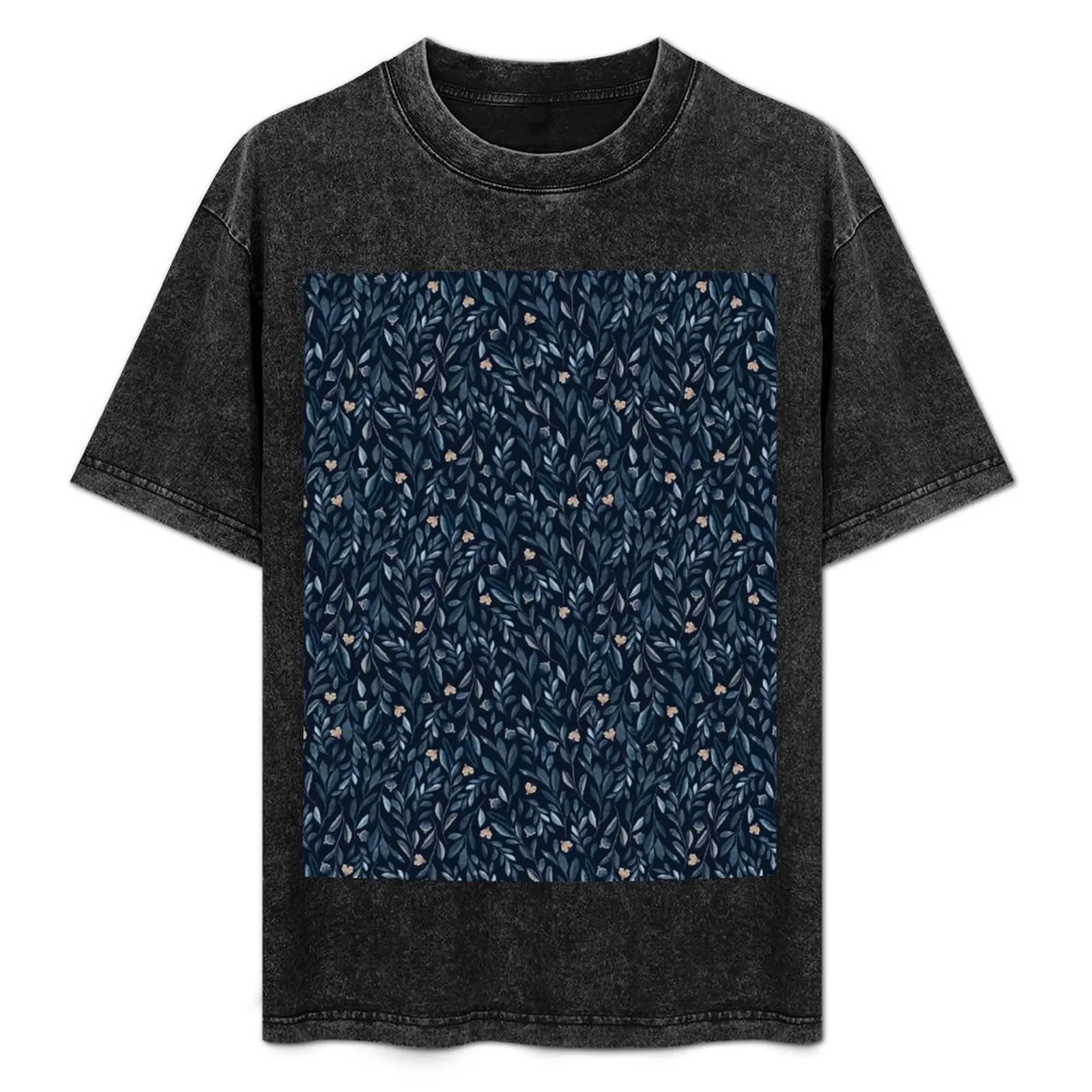 

Fireflies in the garden T-Shirt Simple Trendy Casual T-Shirt