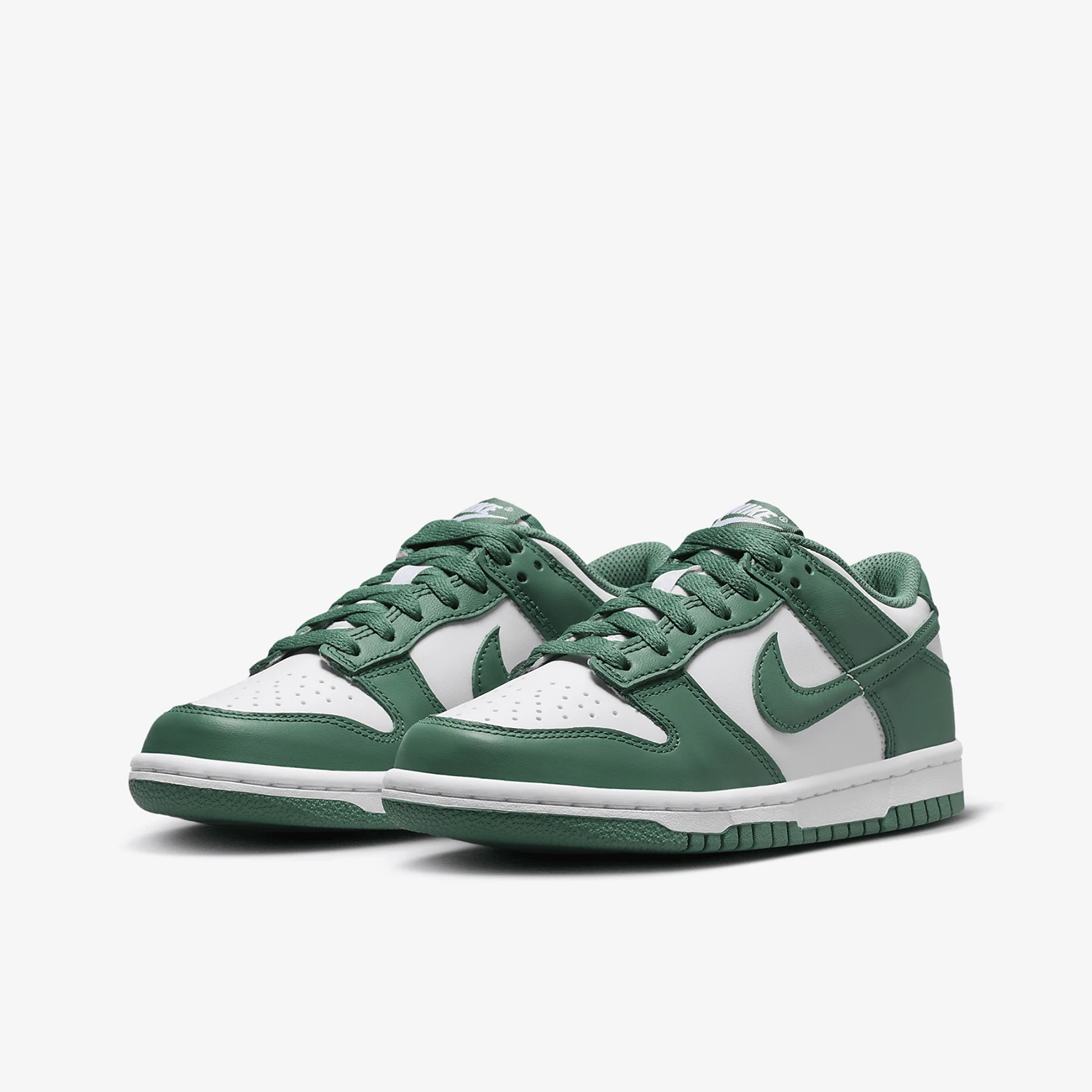 

Nike Genuine Dunk Low BG GS Women's Board Shoes HF4798-100