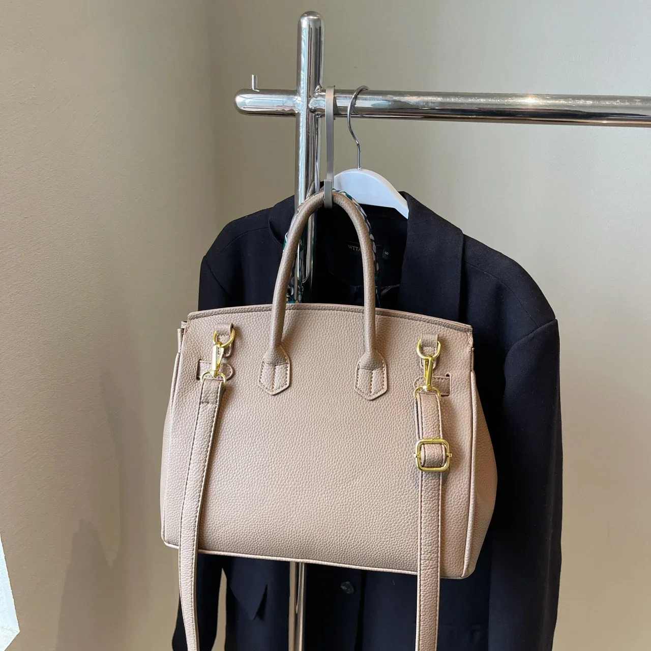 

Trendy Fashionable Leather Shopper Bag Large Capacity Minimalist for Women with Vintage High-End Commuter