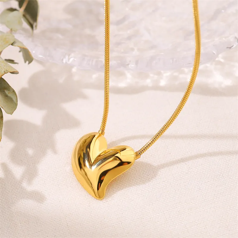 Puck Simple Stainless Steel Heart Pendant Necklace for Women Vintage Snake Chains Chic 18K Gold Plated Waterproof Jewelry