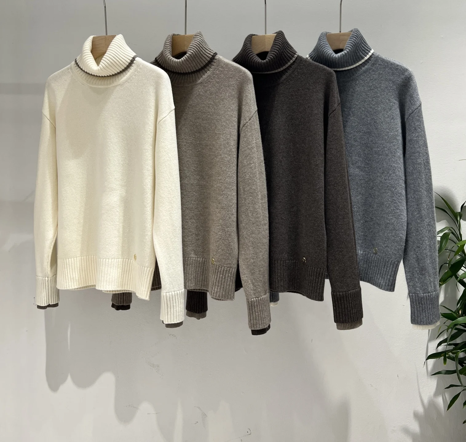 2026Women's Autumn/Winter Long-Sleeve Color-Block Turtleneck Cashmere Pullover