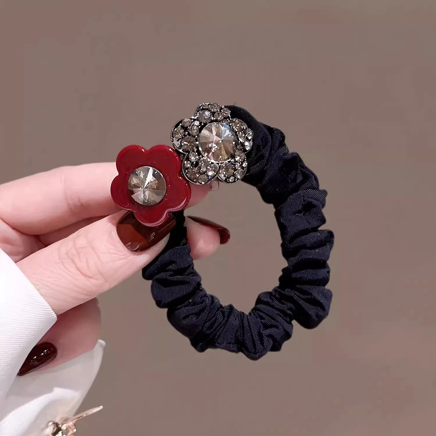 

Простая новая ретро-резинка для волос с красным цветком, высокоэластичная, для прически «хвостик»