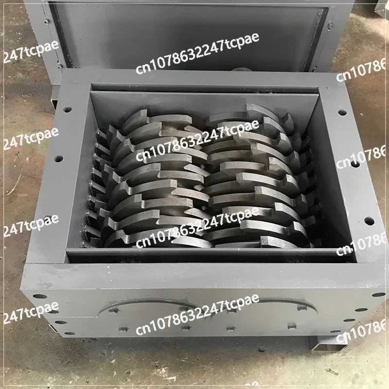 Shredder plastic large knife box small single and double axis steel crusher tank oil drum wood crushing spacer custom