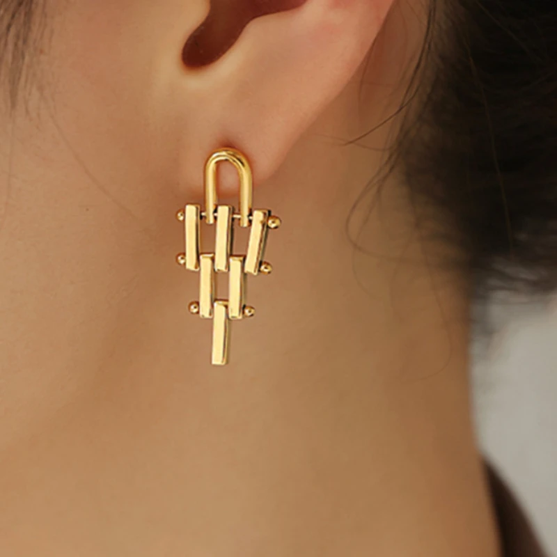 Fashion Jewelry Metal Irregular Earrings 2024 New Trend For Vintage  Luxury Temperament For Women Party Gifts Hot Selling