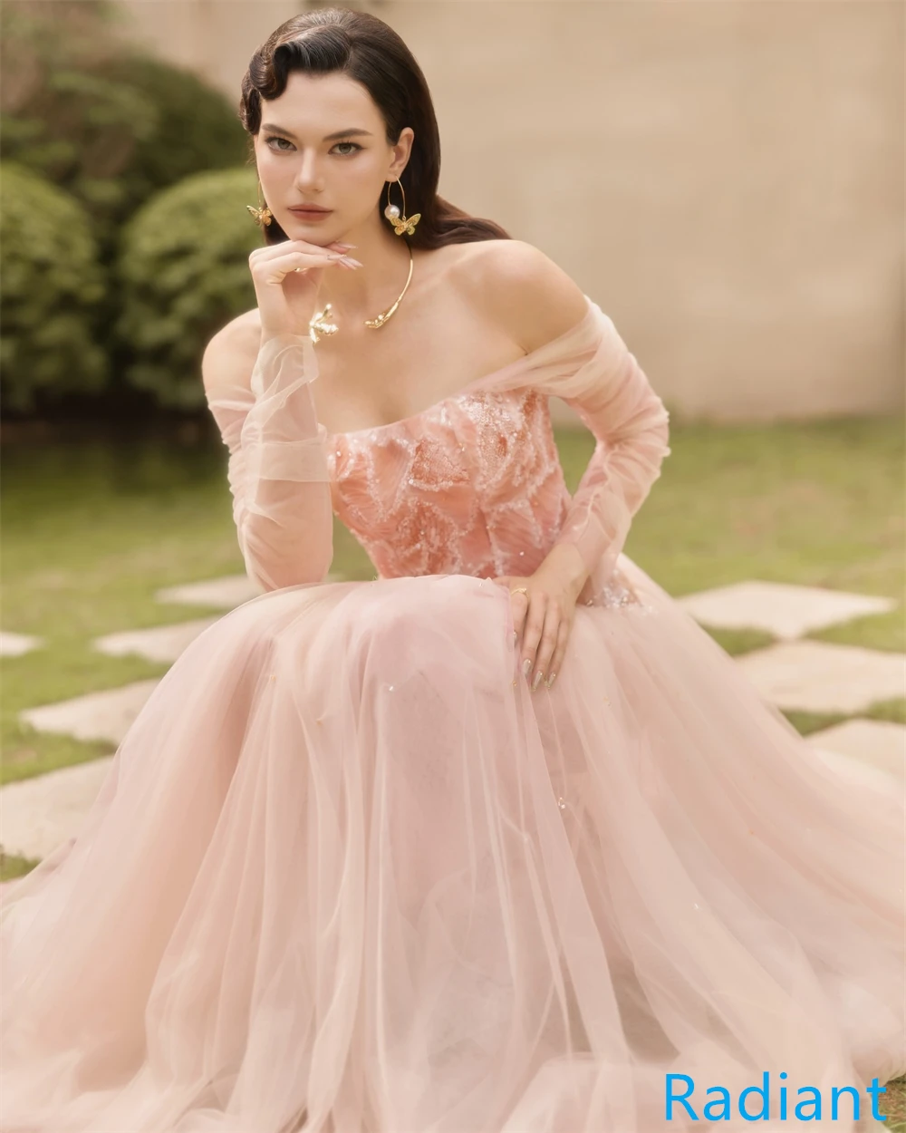 Personalizado requintado rosa tule vestido de noite barco pescoço fora do ombro mangas compridas vestido de festa de noiva apliques