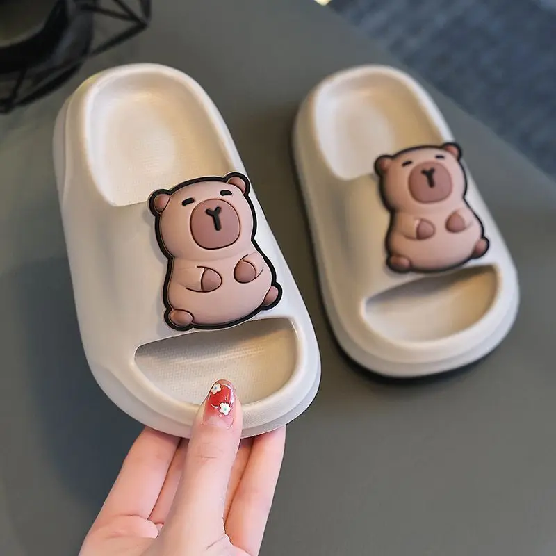 

Детские летние тапочки из ЭВА для девочек, противоскользящие Kapibala, домашние домашние тапочки с героями мультфильмов на мягкой подошве для маленьких мальчиков