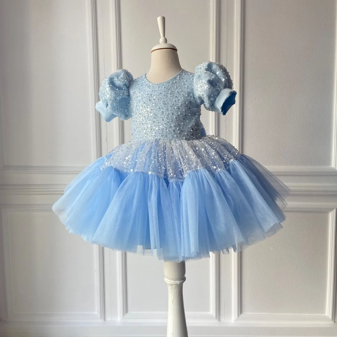 Glänzende blaue geschwollene Ärmel Kleinkind Blumen mädchen Kleider Spitze knielangen Tüll Baby Mädchen Party Geburtstags kleid Festzug Ballkleider