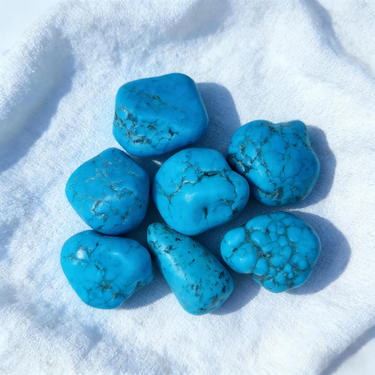 

Natural Blue Turquoise Crystal Bulk Stone, Rough Tumbled Loose Stone Healing Mineral Specimen Home Decor Craft DIY Gift