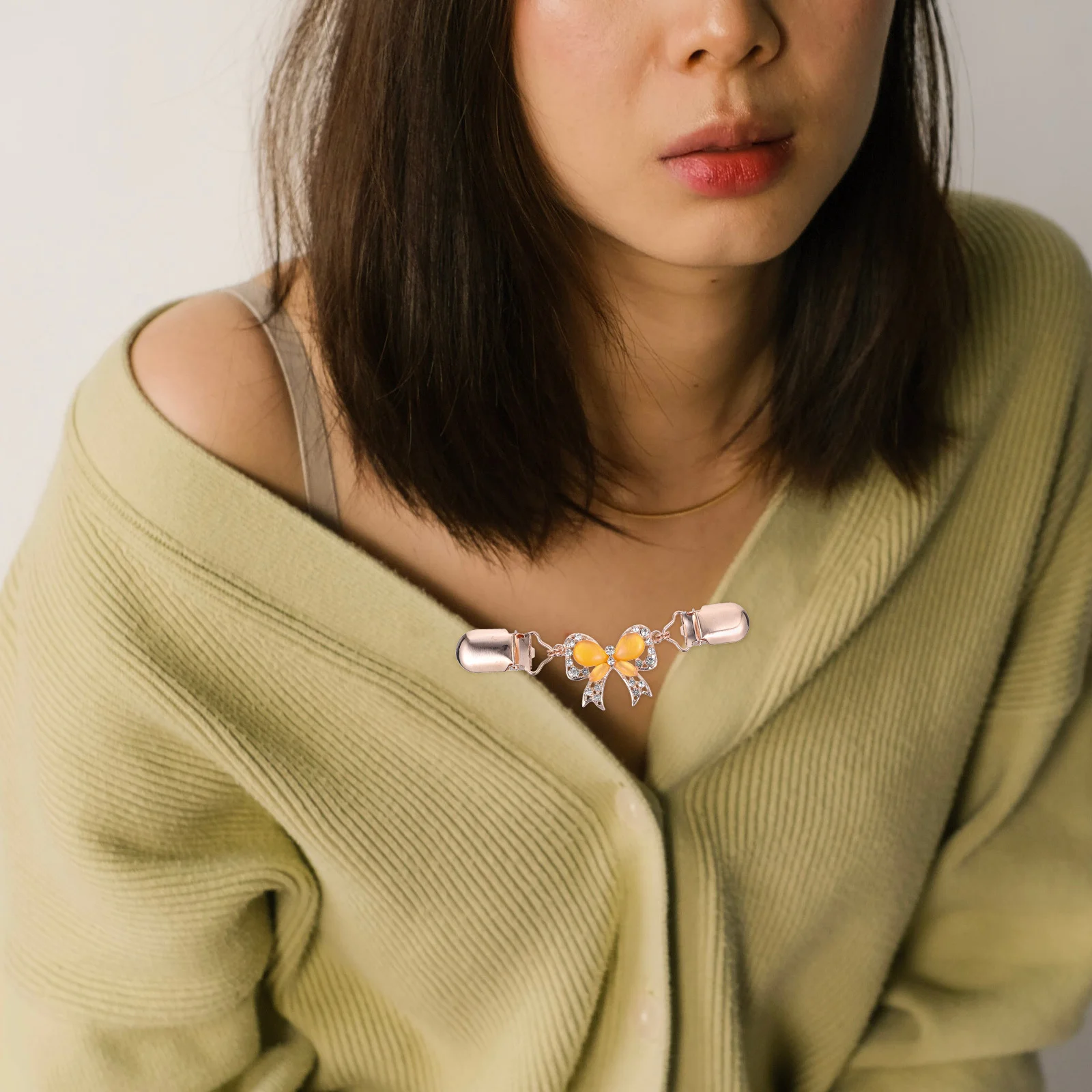 

Bow Sweater Clip Alloy Cardigan Clip Collar Clasp Shawl Clips Women Clothes Fasteners Elegant Design