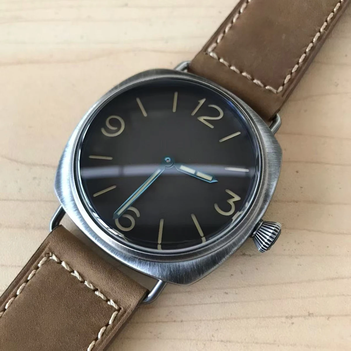 Hruodland 2025 جديد ساعة كوارتز رجالية روندا 502 ريترو 44 مللي متر الياقوت الزجاج الفولاذ المقاوم للصدأ Reloj Hombre