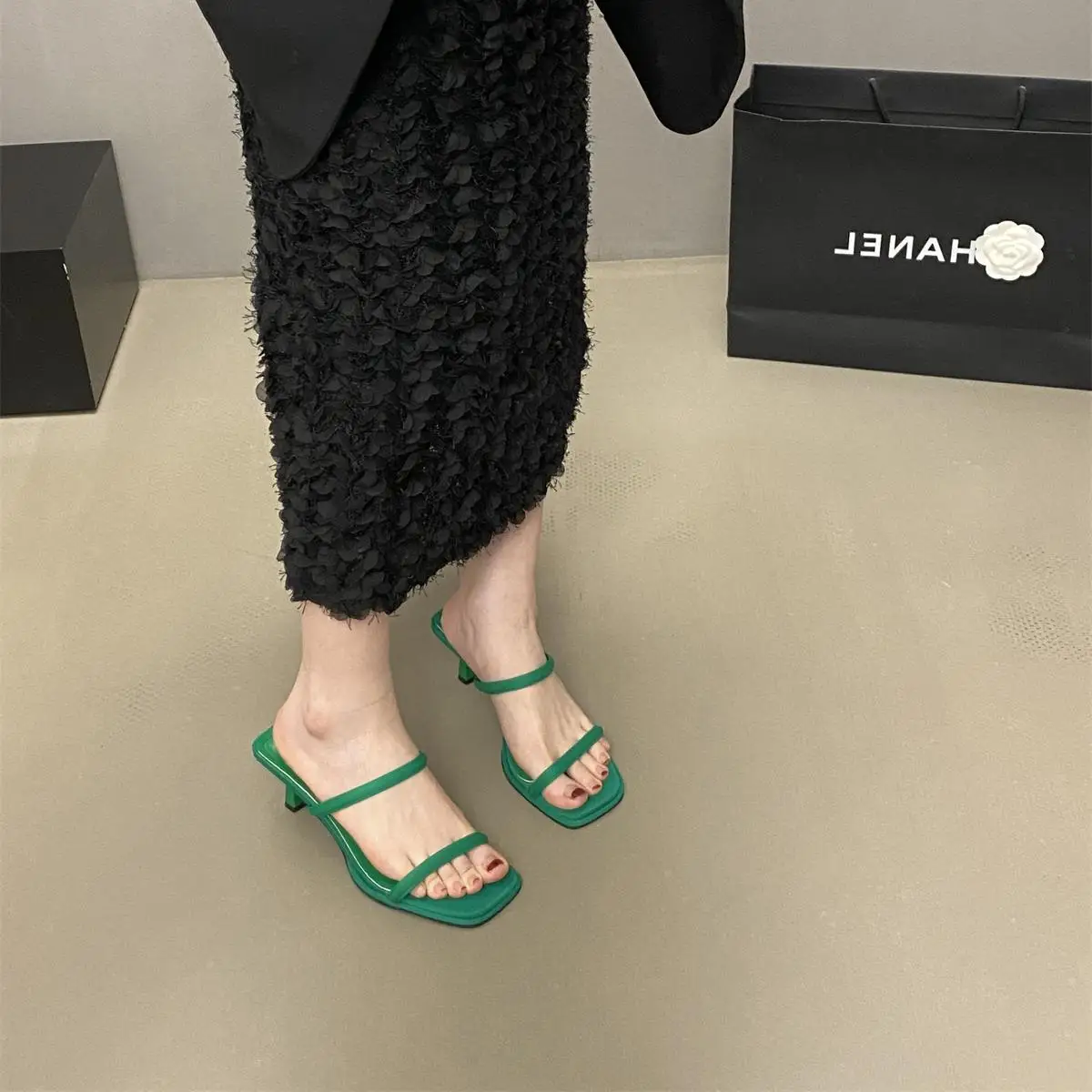 High-Heeled Shoes Lady Slippers Casual Low Square Toe Rubber Flip Flops Slipers Women Slides Shale Female Beach Luxury Soft Hawa