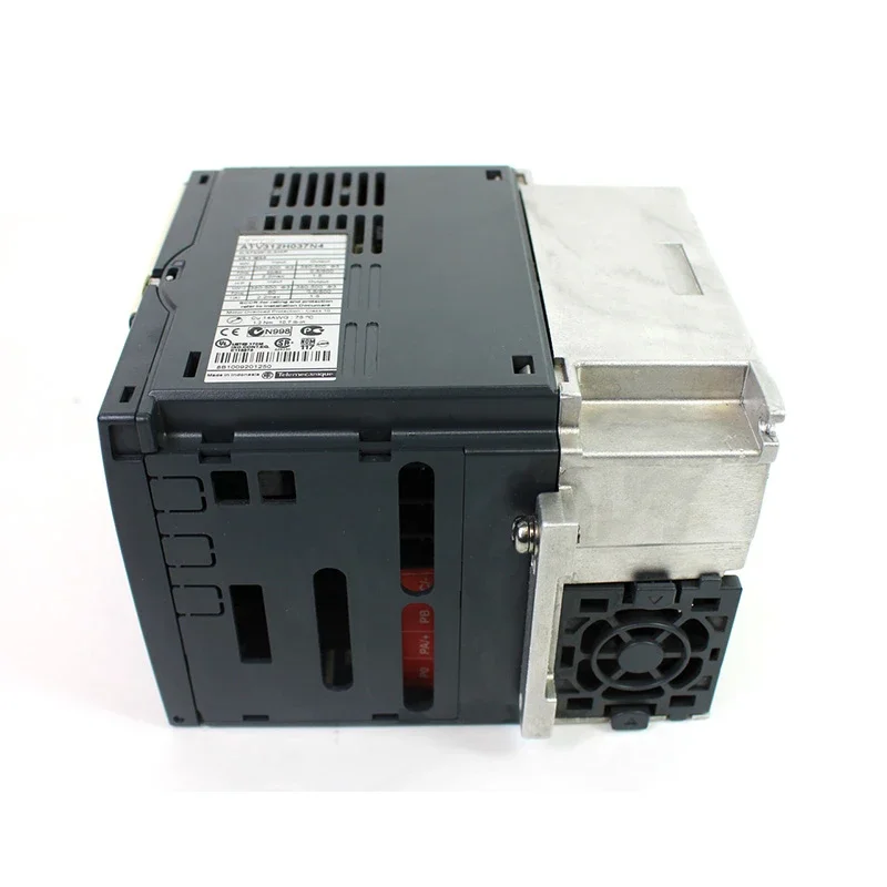 ATV930U15M3 Variable Speed Drive Altivar ATV900 ATV930 1.5kW 40hp 200-240V with braking unit, IP55