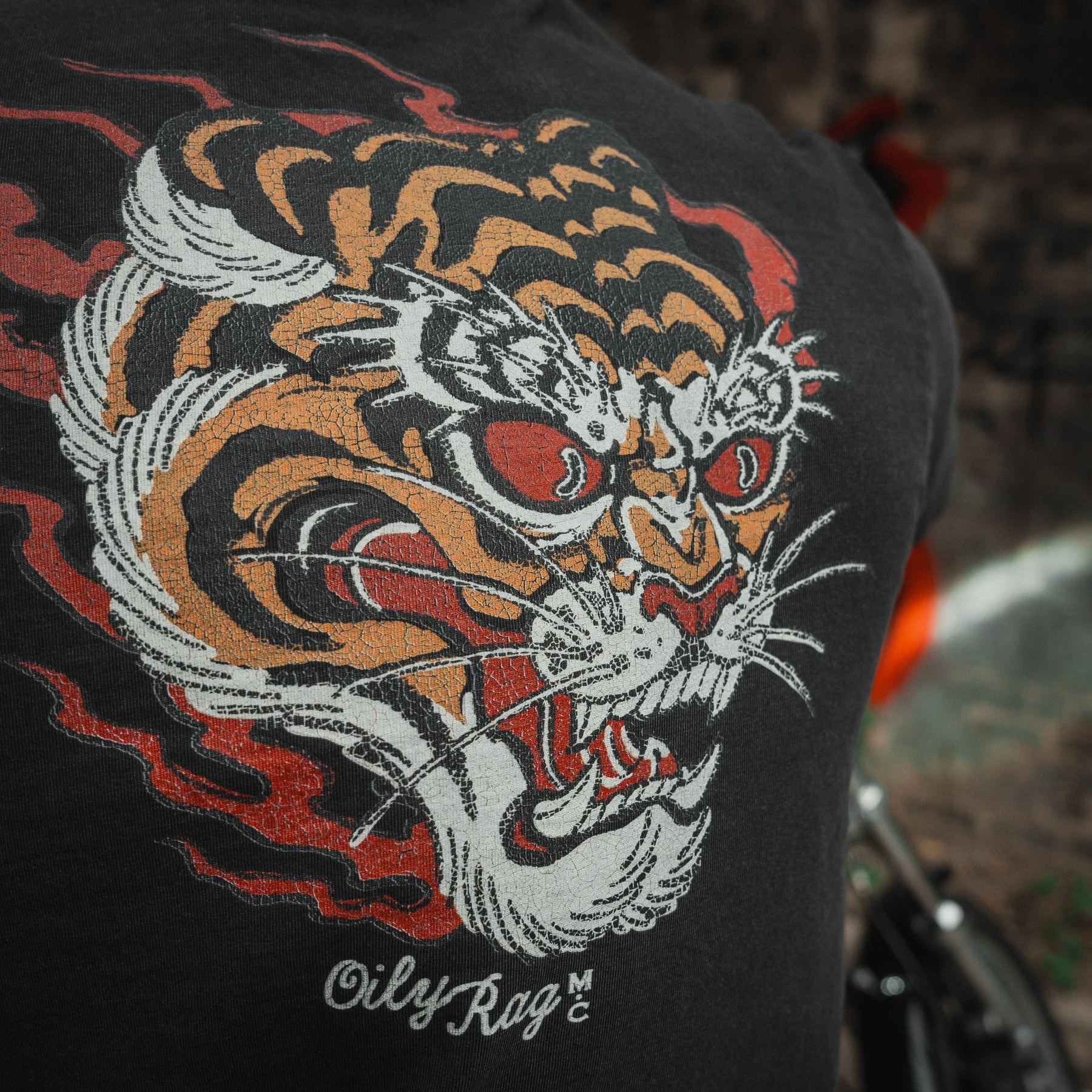 Old‑School Roaring Tiger‑Head with Red‑Flame Retro Motorcycle Graphic Tee Cotton Mens Womens T-Shirt Outdoor Casual Top