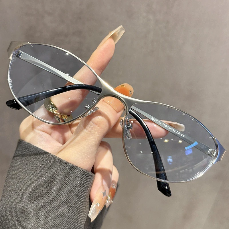 

Y2K Metal Cat-Eye Sunglasses - UV400 Retro Slimming Face Design for Parties