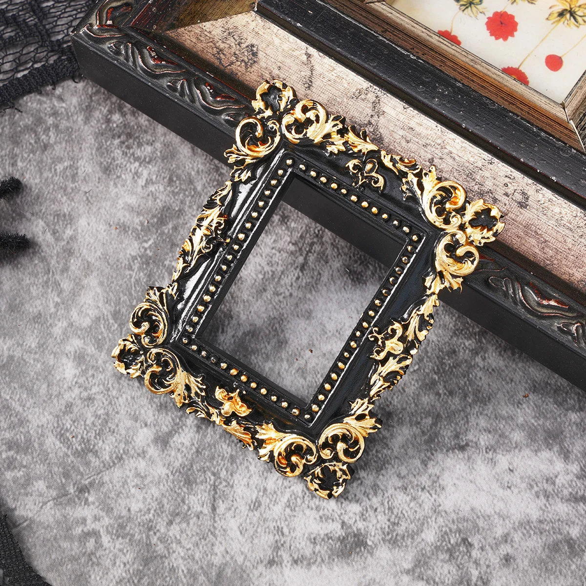 Halloween Decor Resin Material Black Oval Frame