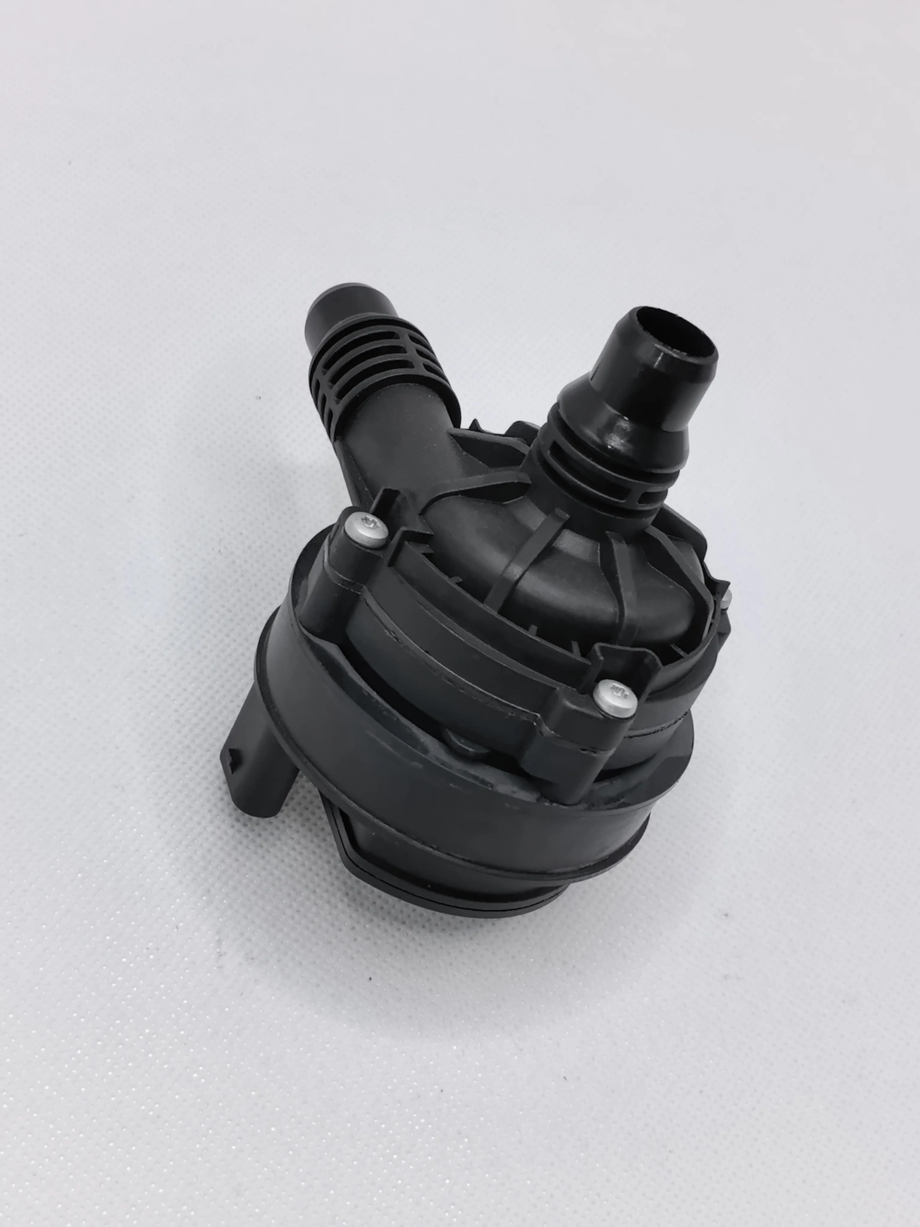 Brand New Water Pump Oe: A0005007600