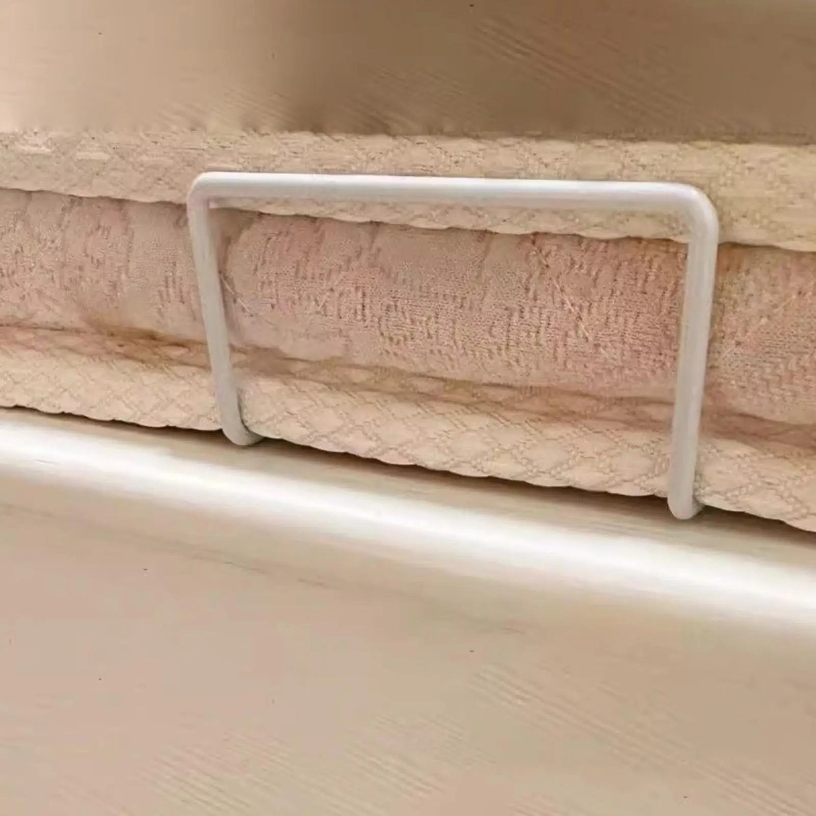 Matratzenslip-Stopper, Matratzenhalter, Gleitstopper für Metallrahmen, einfach zu installierende Matratze auf Ort, Greifer für Matratzen