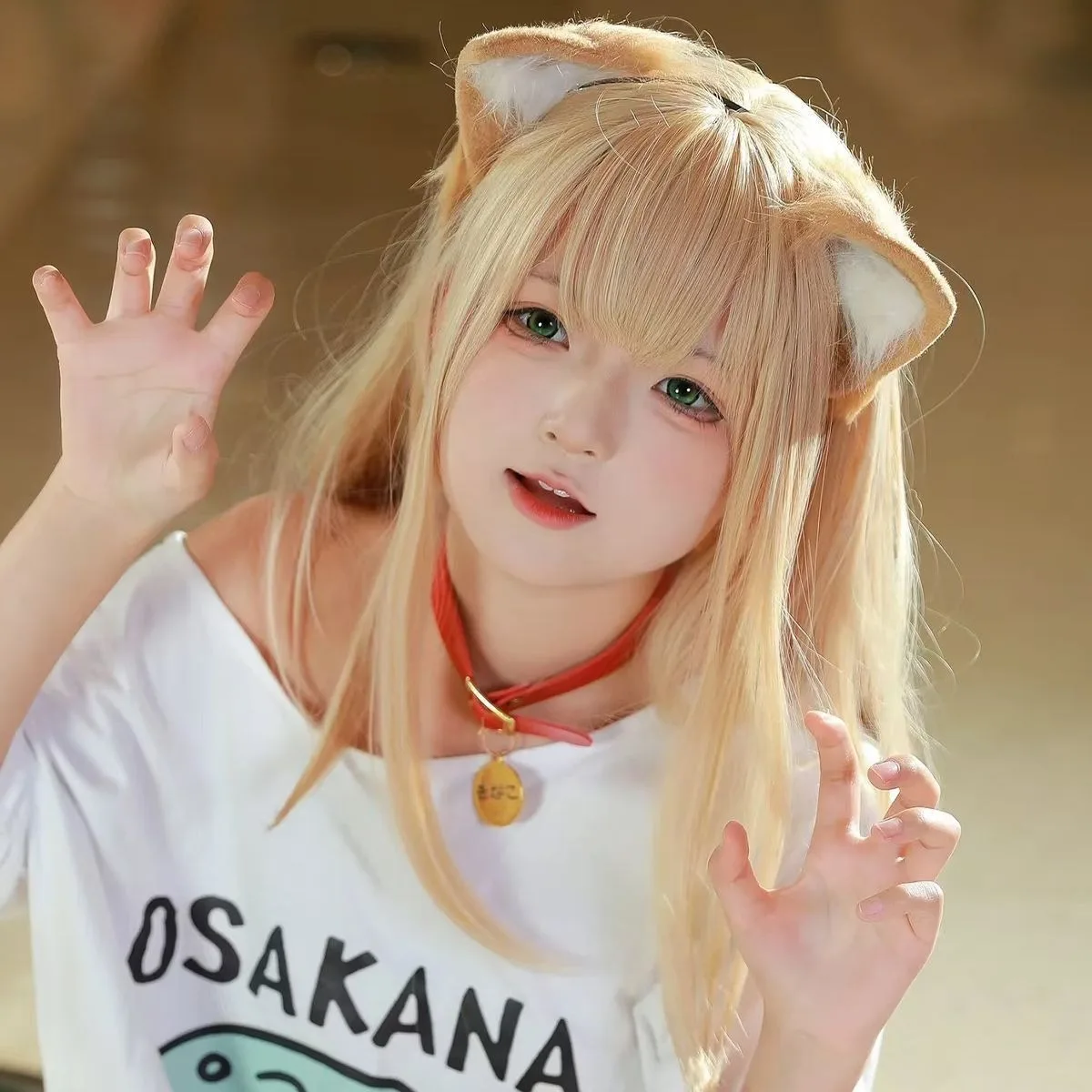 

Huang Dou Fen Cat Girl Cosplay Wig Sandy Brown Long Straight Heat Resistant Fiber Simulation Scalp Costume Accessories