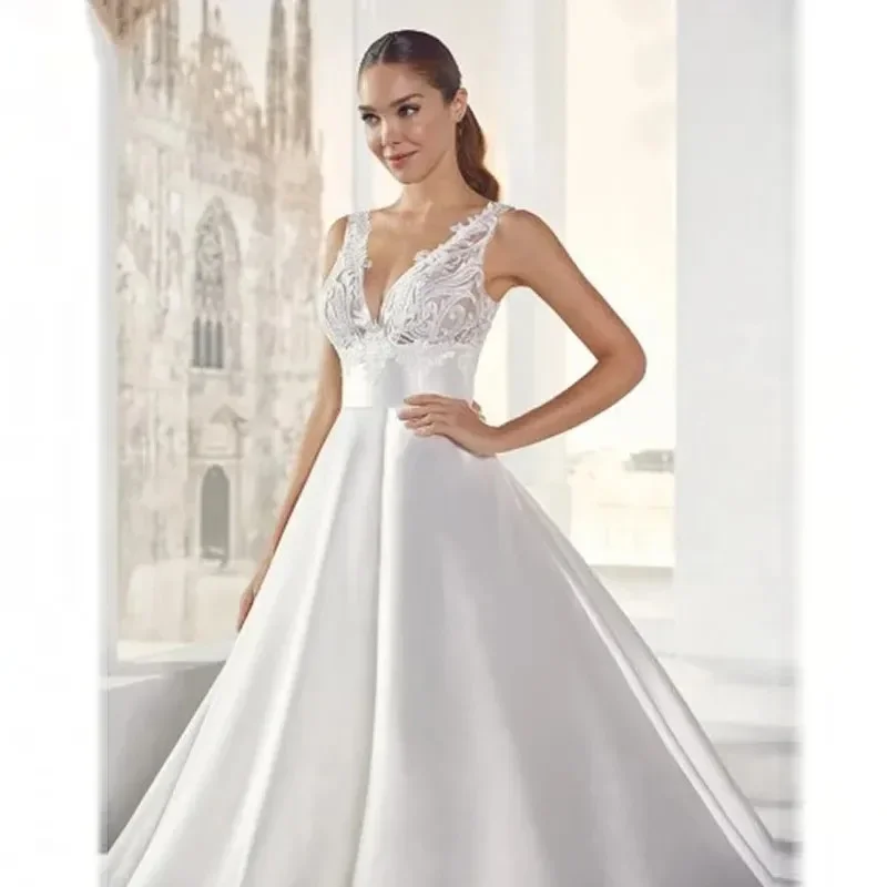 Elegant Line A long V-neck wedding dress V-neck opened after sweeping the train Vestidos de Novia Beach ladies bridal dress