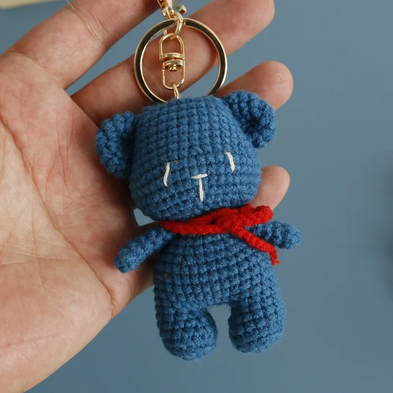Simpatici portachiavi con orsetto piccolo per regali di coppia Portachiavi con bambola di orso lavorato a maglia fatto a mano Chiavi per auto Portachiavi con bambola animale creativa all'uncinetto