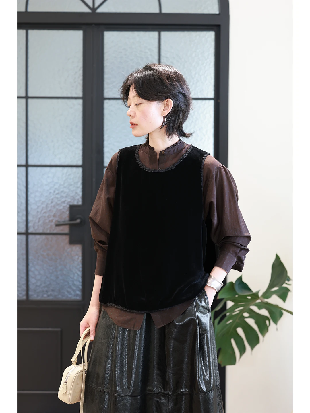 

Glossy Smooth Silk Velvet Bla Svel Vest Top Women's Faion Autumn 2025 New Sle Layering Outerwear Tank