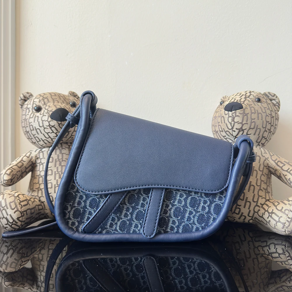 

CB Simple Saddle Bag For Women's Fashion Crossbody Bag Zipper Shoulder Bag Lightweight Purse Lady Solid Color Casual Chest Bag