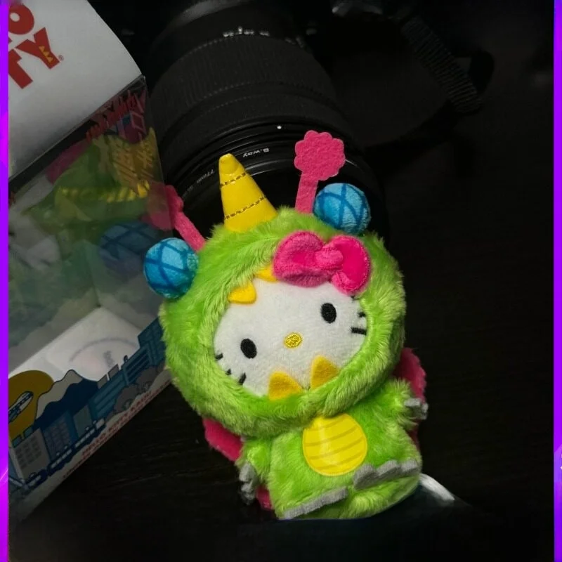 lorz-kitty-limited-edition-bee-monster-comic-con-pendant-2026-san-diego-exhibition-hanging-decoration-accessories