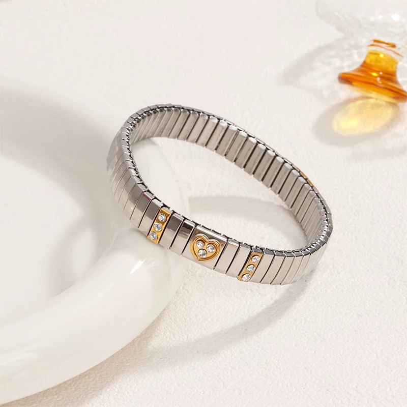 Loe| Women Fashion Stretch Bracelet. Stainless Steel. Heart Pendant. Gold Plated Charms. New