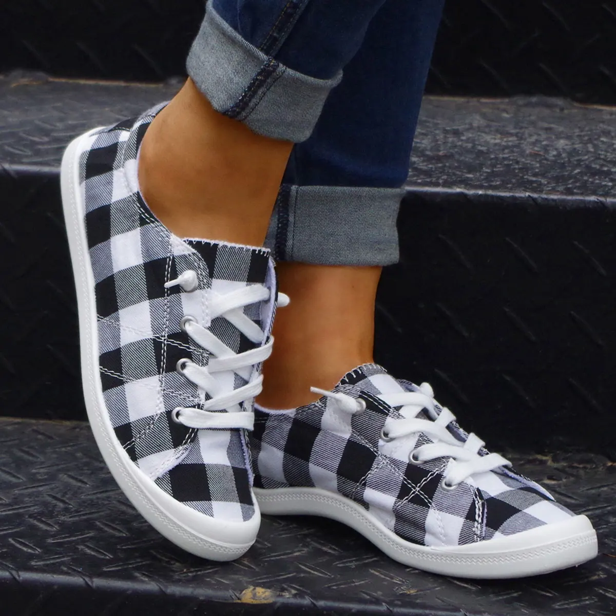 Women Black White Buffalo Plaid Canvas Sneakers Raw Edge Collar Elastic No‑tie Lace‑up Flat Casual Shoes Ladies Lightweight Soft‑Sole Lazy Daily Walking Female Footwear