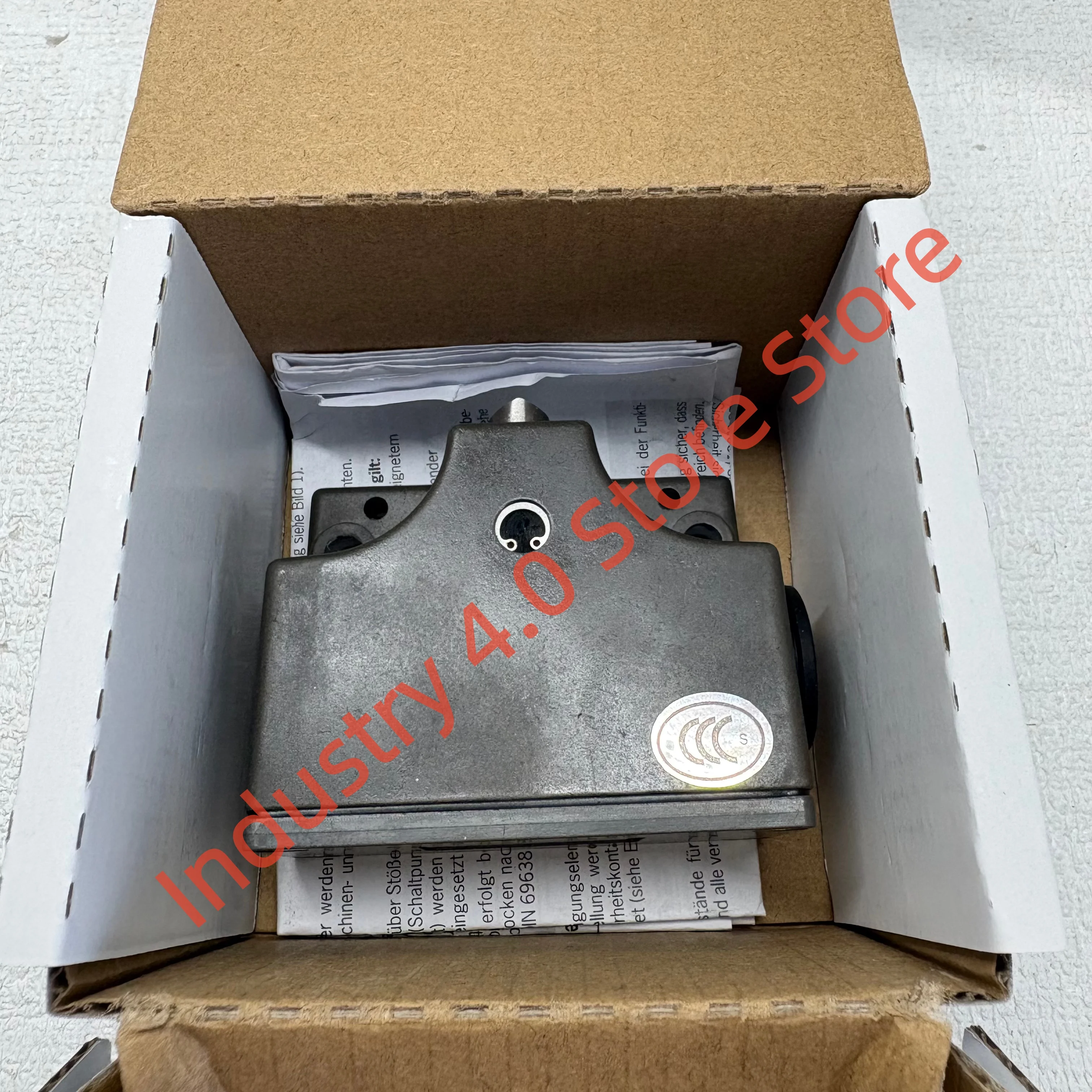 Brand  SN02D12-502-MC1688 New  Limit switch