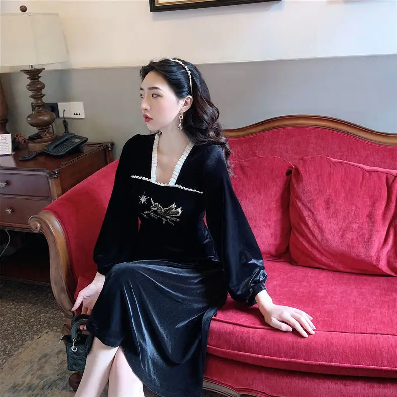 Women French Style Vintage Embroidery Elegant Party Dresses Ruffled Lace Gold Velvet High Waist Long Sleeve Slim Midi Dress Robe