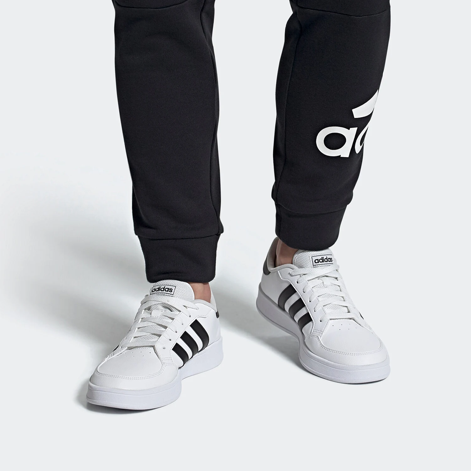 

Adidas genuine BREAKNET men's low cut sports and leisure board shoes FX8707